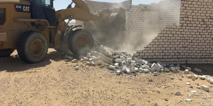 استرداد
      100
      فدان
      من
      أراضي
      أملاك
      الدولة
      بمركز
      يوسف
      الصديق