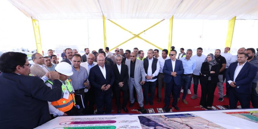 وزير
      النقل
      يشهد
      التشغيل
      التجريبي
      للمرحلة
      الأولى
      من
      محور
      الفشن
      التنموي
      ببني
      سويف..
      وافتتاح
      مرحلتي
      محور
      ديروط
