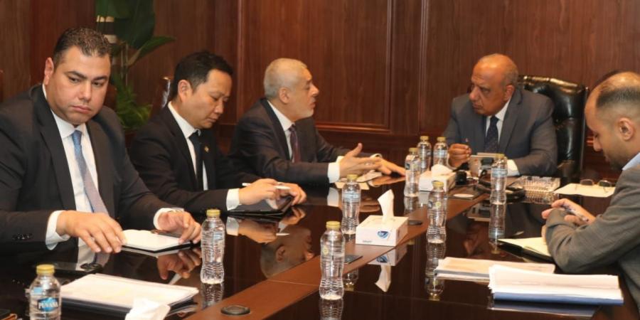 الكهرباء:
      مواصلة
      العمل
      على
      تعظيم
      العوائد
      من
      الموارد
      الطبيعية
      والاستفادة
      من
      الثراء
      الكبير
      بمصادر
      الطاقات
      المتجددة
