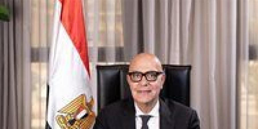 النائب
      أحمد
      صبور:
      مصر
      تقود
      تحركا
      مسؤولا
      لمنع
      اتساع
      الصراعات
      الإقليمية