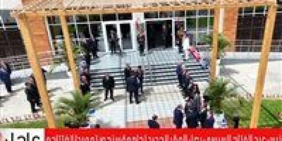 عاجل|
      الرئيس
      السيسي
      يصل
      إلى
      مقر
      افتتاح
      المقر
      الجديد
      لجامعة
      سنجور