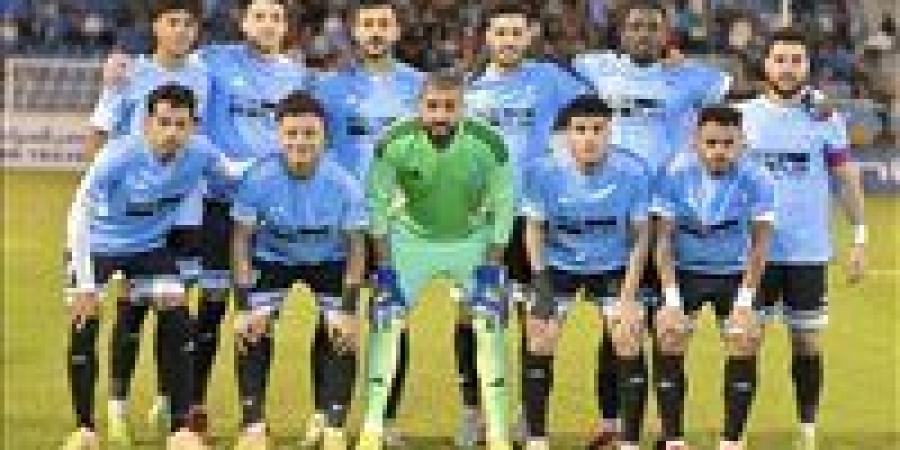 غزل
      المحلة
      يستعيد
      جهود
      الرباعي
      يحي
      زكريا
      وعموري
      وبسام
      وتوريه
      قبل
      مواجهة
      زد
      بالدوري