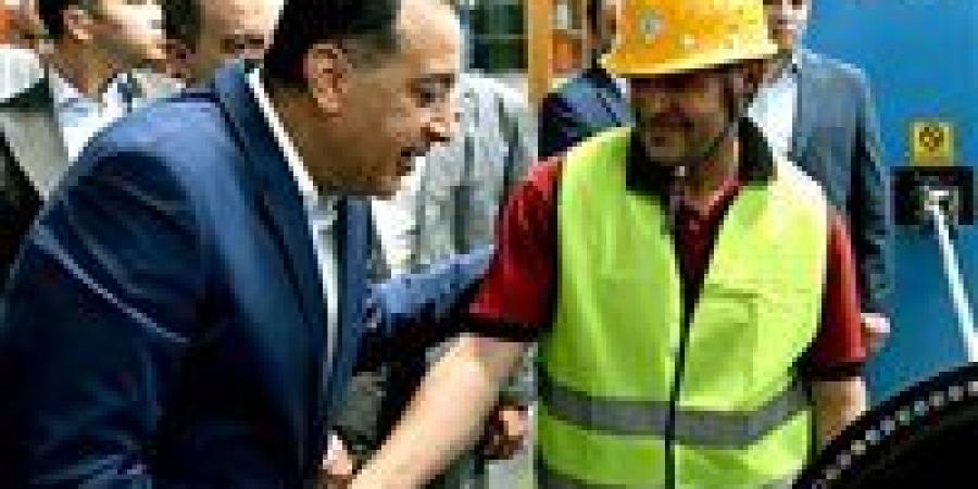 رئيس
      الوزراء
      يتفقد
      مصنع
      شركة
      "الوادي
      للكابلات"