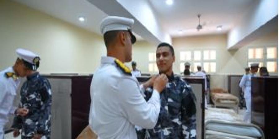 قفزة
      الثقة
      والمداهمات..
      الداخلية
      تنظم
      الملتقى
      الخامس
      لبرنامج
      معايشة
      طلاب
      الجامعات