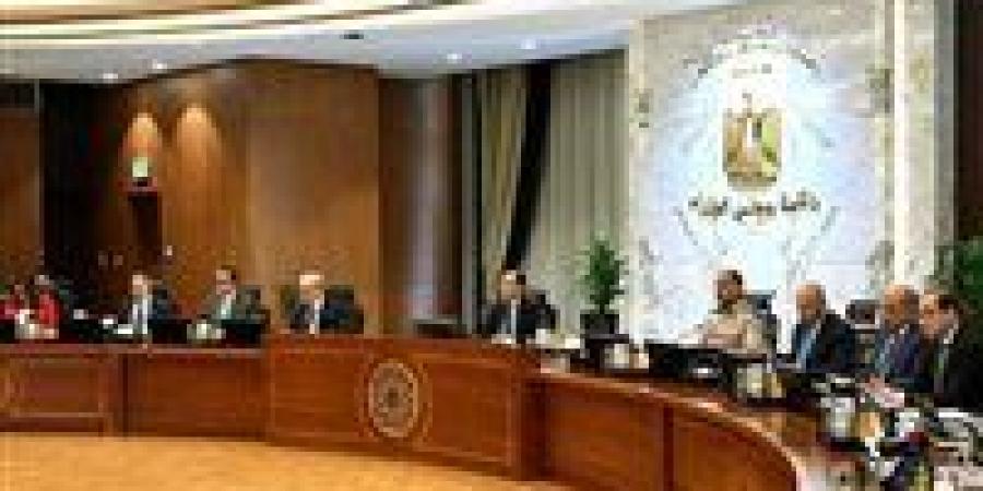 رئيس
      الوزراء
      يشدد
      على
      ضرورة
      اتخاذ
      جميع
      التدابير
      اللازمة
      لتوفير
      السلع
      الاستهلاكية
      الأساسية