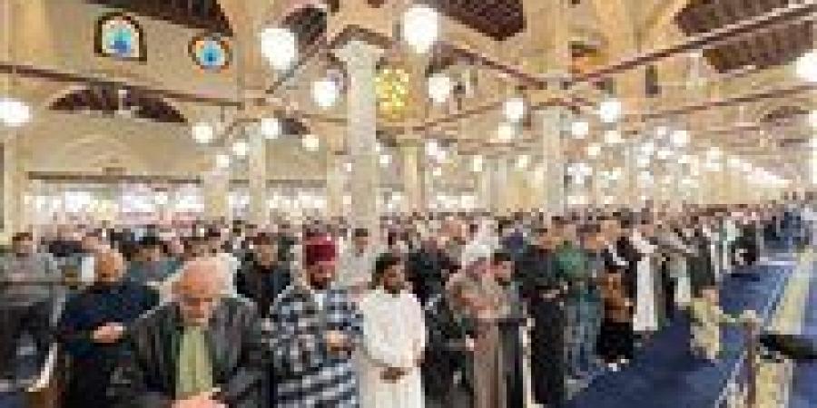 الدين
      لا
      يحارب
      الفرح
      بل
      ينظمه..
      عمرو
      الورداني:
      «وكلوا
      واشربوا
      ولا
      تسرفوا»
      ميزان
      للاتزان
      الإنساني