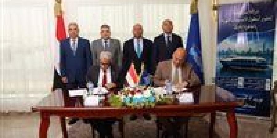 وزير
      النقل
      يشهد
      توقيع
      عقد
      اتفاق
      لبناء
      وتوريد
      5
      أتوبيسات
      نهرية
      تعمل
      بمنظومة
      الدفع
      الكهربائي