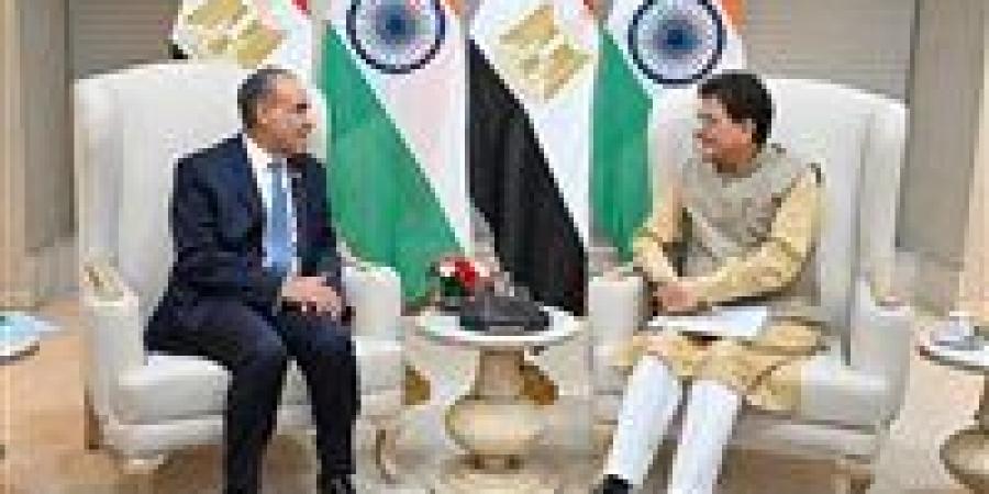 في
      لقاء
      وزير
      التجارة
      والشركات
      الهندية
      الكبرى..عبد
      العاطي
      يستعرض
      الفرص
      الاستثمارية
      بنيودلهي