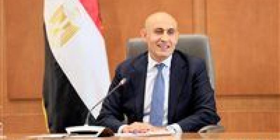 وزير
      التعليم:
      مدراء
      المديريات
      أبطال
      الميدان
      وشركاء
      نجاح
      تطوير
      التعليم