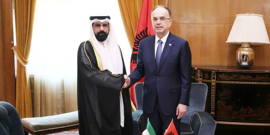 السفير العجمي يقدم أوراق اعتماده سفيرا فوق العادة ومفوضاً للكويت لدى ألبانيا
