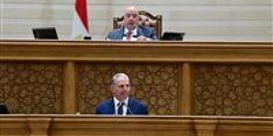 البرلمان
      يناقش
      مد
      الدورة
      النقابية
      6
      أشهر..
      ومقترحات
      ببدائل
      بين
      3
      أشهر
      و18
      شهرًا..
      والحكومة:
      المدة
      كافية
      للاستعداد
      للانتخابات