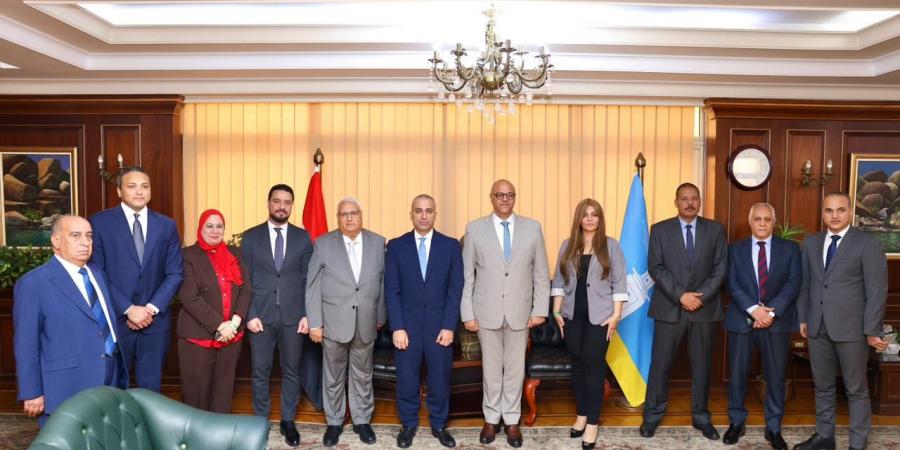 البنك
      الزراعي
      المصري
      يواصل
      تنفيذ
      مبادرة
      "سكة
      خير"
      في
      محافظتي
      الإسكندرية
      والبحيرة