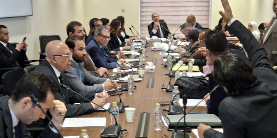 القوى
      العاملة
      توصي
      بصرف
      المعاشات
      قبل
      العيد
      وإتاحة
      التسجيل
      اليدوي..
      والنواب
      يرفضون
      مناقشة
      الأزمة
      دون
      حضور
      رئيس
      التأمينات