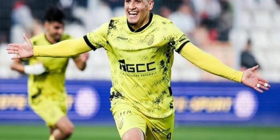 المغرب
      الفاسي
      يحسم
      الجدل
      بشأن
      انتقال
      سفيان
      بنجديدة
      إلى
      الأهلي