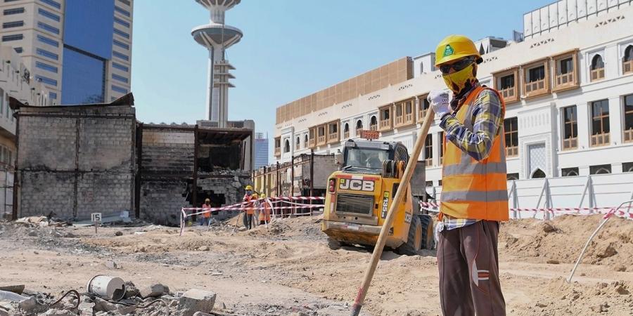 حظر العمل في الأماكن المكشوفة خلال الظهيرة اعتباراً من يونيو المقبل