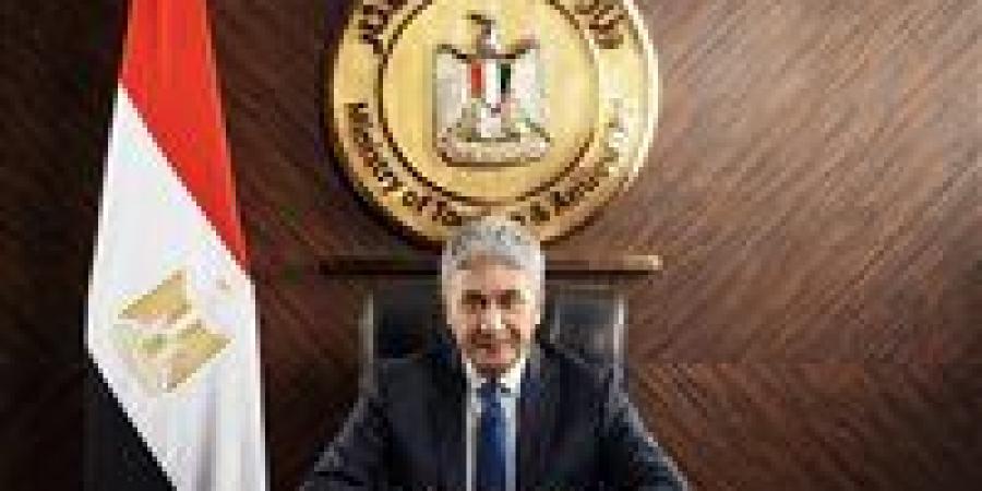 استعداداً
      لاستقبال
      ظاهرة
      الكسوف
      الكلي
      للشمس..
      وزير
      السياحة
      يصدر
      قراراً
      بتشكيل
      لجنة
      للتجهيز
      لتنظيم
      فعاليات
      الحدث