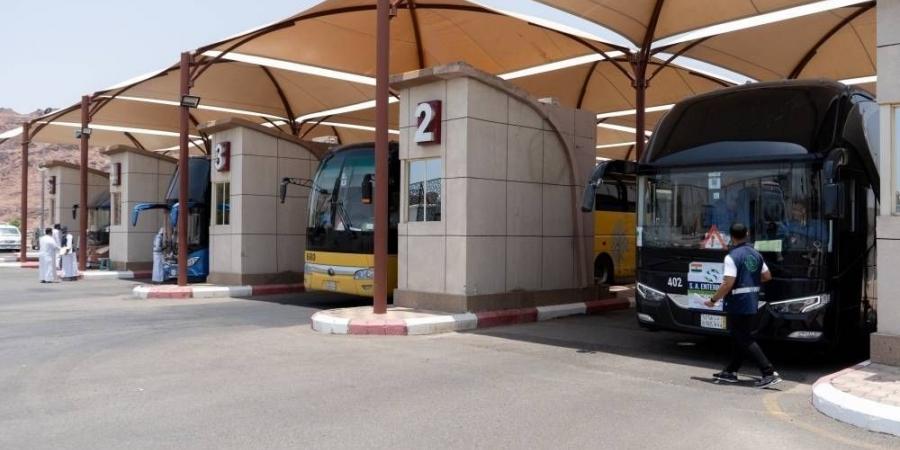 70 ألف حاج يغادرون المدينة إلى مكة عبر 3300 حافلة