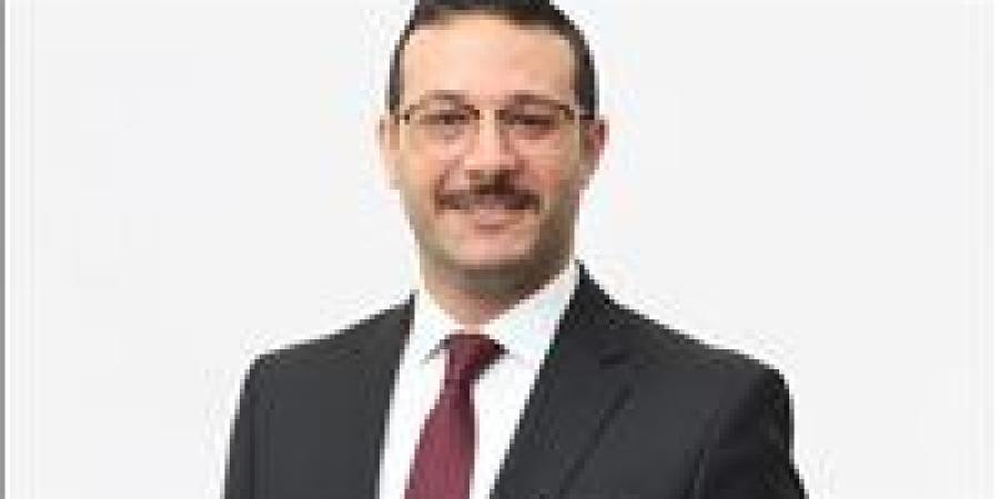 طاهر
      أبو
      زيد
      يكتب:
      الكادر
      الذي
      نحتاجه..
      سياسي
      أم
      مهني؟