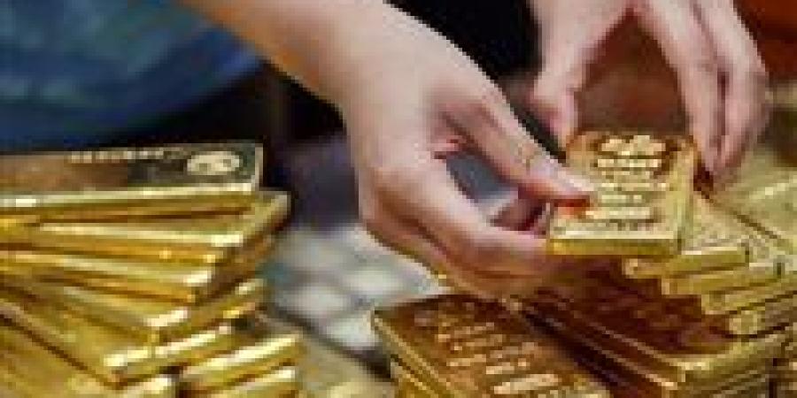 سبائك
      الذهب
      تحت
      الضغط..
      ماذا
      يحدث
      في
      الأسعار؟