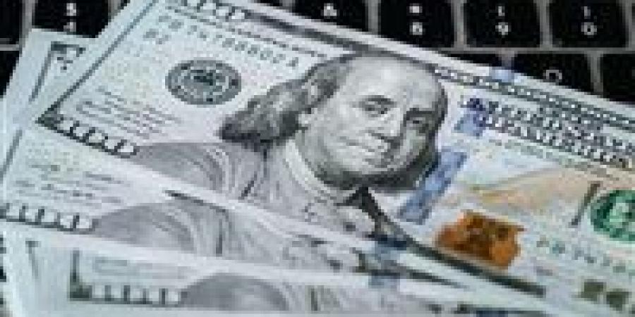 الدولار
      يواصل
      التحرك
      أمام
      الجنيه..
      تعرف
      على
      أسعار
      اليوم
      في
      البنوك