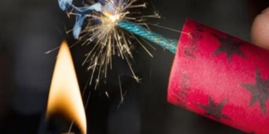 «صواريخ
      العيد»
      تهدد
      سلامة
      المواطنين..
      والقانون
      يفرض
      عقوبات
      تصل
      للمؤبد
      والإعدام