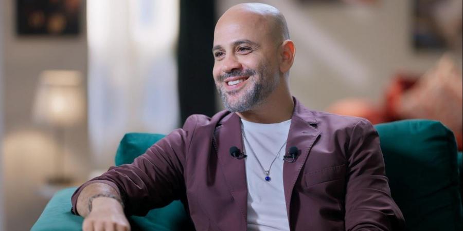 منة
      عدلي
      القيعي
      تدافع
      عن
      عزيز
      الشافعي
      بعد
      انتقادات
      أغنية
      "بحرية":
      "شاعر
      كبير..
      ليه
      القسوة
      دي؟"