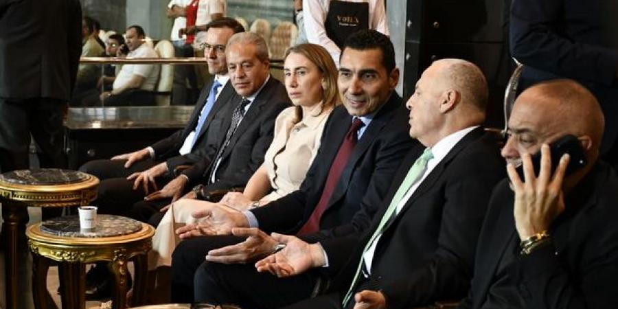 وزير
      الشباب
      والرياضة
      يؤازر
      منتخب
      مصر
      فى
      وديته
      أمام
      نظيره
      الروسي