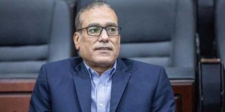 مصطفى
      عزام:
      فيفا
      يراجع
      مصروفات
      اتحاد
      الكرة
      3
      مرات
      سنويًا..
      وكل
      "مليم"
      مسند
      بالورق