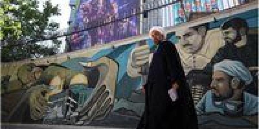 إيران
      تقترب
      من
      تسوية
      مالية
      للإفراج
      عن
      12
      مليار
      دولار
      من
      أصولها
      المجمدة