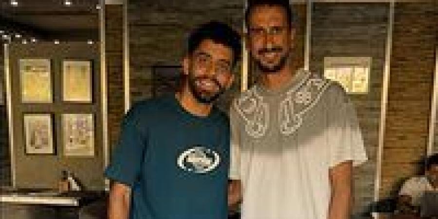 دياموند
      يضم
      عبدالرحمن
      السادات
      جوكر
      المريخ
      البورسعيدي
      3
      مواسم