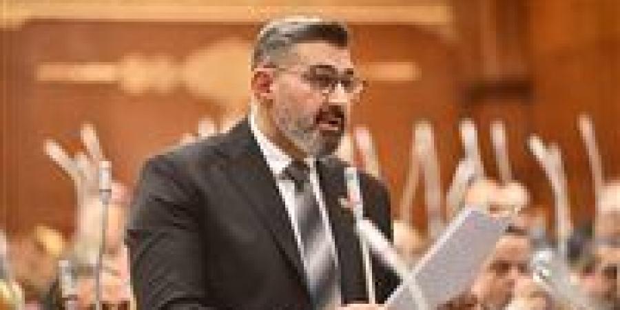 النائب
      ياسر
      جلال
      يتقدم
      بطلب
      بشأن
      تعطيل
      العرض
      المسرحي
      "الدحديرة"
      ويطالب
      بحماية
      الإبداع
      داخل
      الجامعات
