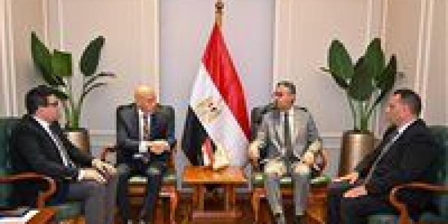وزير
      التموين
      يؤكد
      تشديد
      الرقابة
      على
      المخابز
      البلدية
      لضمان
      وصول
      الدعم
      لمستحقيه