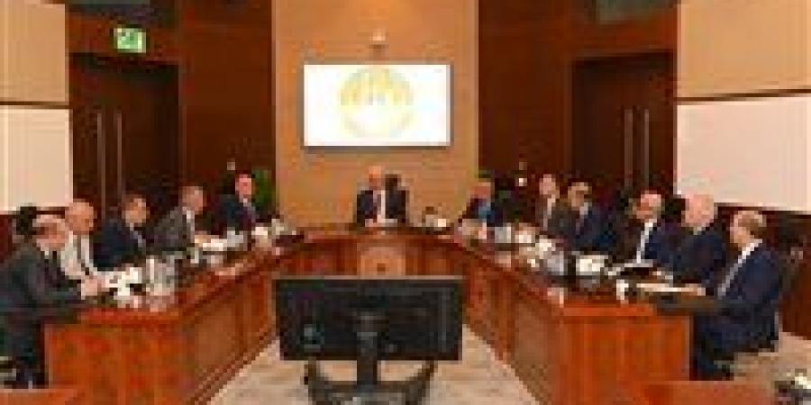 نائب
      رئيس
      الوزراء
      للشؤون
      الاقتصادية
      يتابع
      جهود
      إصلاح
      وإعادة
      هيكلة
      الشركات
      المملوكة
      للدولة