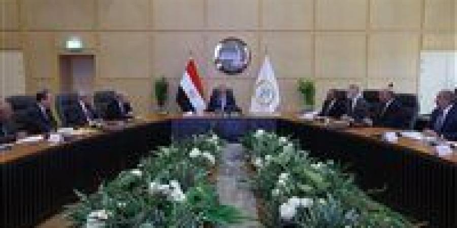 وزير
      النقل
      يترأس
      تأسيس
      “تراست
      القناة
      لخدمات
      السفن”
      لتعزيز
      الربط
      مع
      شرق
      أفريقيا
