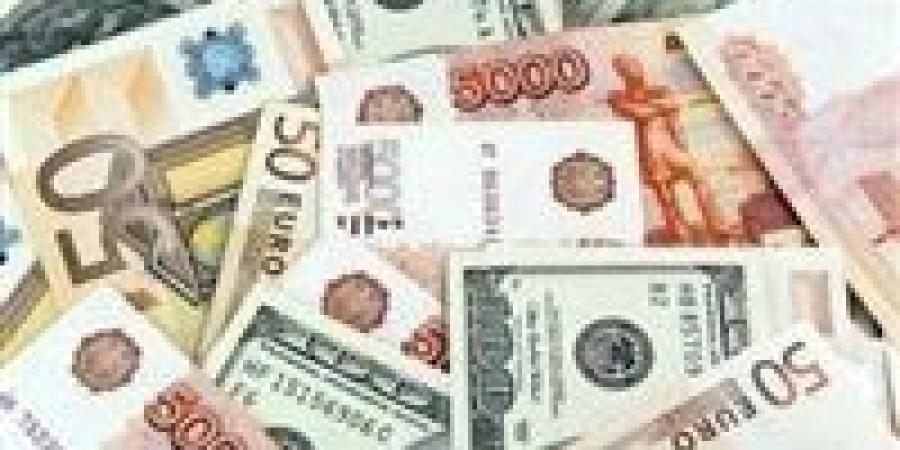ضبط
      قضايا
      عملة
      بالسوق
      السوداء
      بقيمة
      5
      ملايين
      جنيه