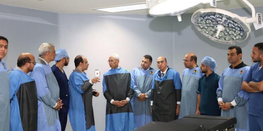 رئيس
      جامعة
      المنيا
      يتفقد
      مستشفى
      الكبد
      والجهاز
      الهضمي
      ويعلن
      بدء
      تشغيل
      وحدة
      زراعة
      الكبد
      واستقبال
      الحالات