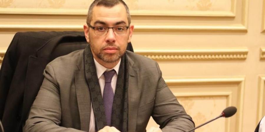 القضية
      ليست
      دعم
      نقدي
      أم
      عيني..
      النائب
      محمد
      فؤاد
      لـ
      "تحيا
      مصر":
      الاستهداف
      في
      برامج
      الدعم
      يجب
      أن
      يقوم
      على
      معايير
      واضحة
      و
      ضمان
      وصول
      الدعم
      للـ
      المستحقين