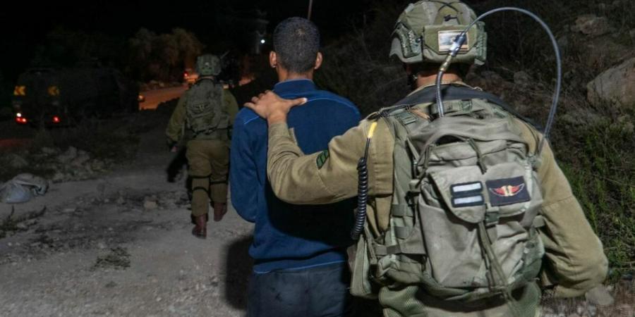 الاحتلال يعتقل 3 فلسطينيين ويقتحم عدة مناطق في الضفة الغربية