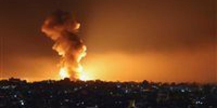 جيش الاحتلال يشن غارات جوية على غرب ووسط إيران بالتزامن مع أنباء عن استهداف مطار "مهر آباد"