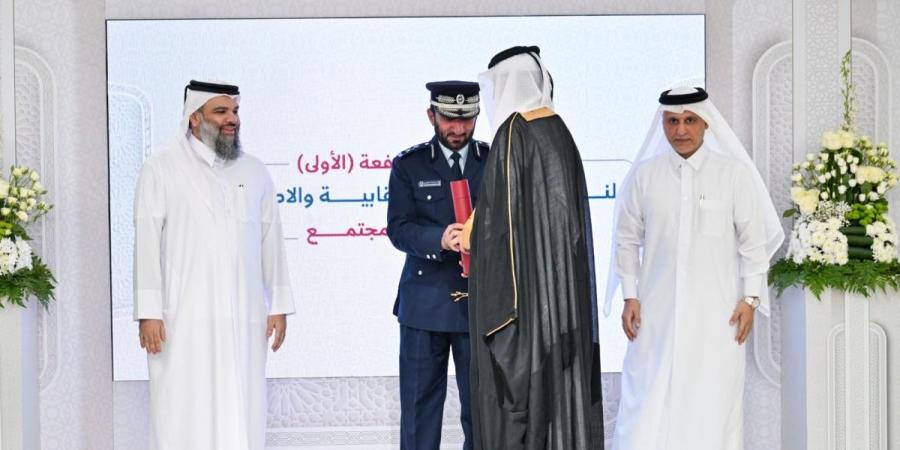 الداخلية تحتفي بتخريج الدفعة الأولى من نزلاء المؤسسات العقابية الذين أكملوا دراستهم