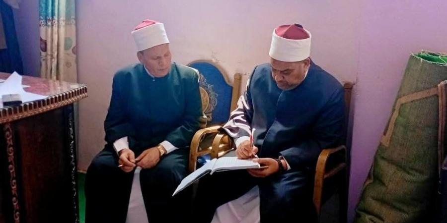 وكيل
      وزارة
      الأوقاف
      ببني
      سويف
      يتابع
      سير
      العمل
      بإدارة
      الواسطى
      ويُحيل
      مخالفات
      للشؤون
      القانونية