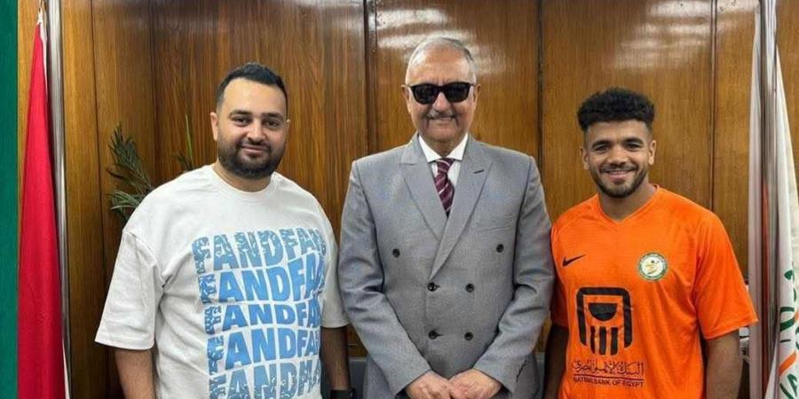 رسميًا..
      البنك
      الأهلي
      يضم
      رشاد
      المتولي
      لمدة
      3
      مواسم