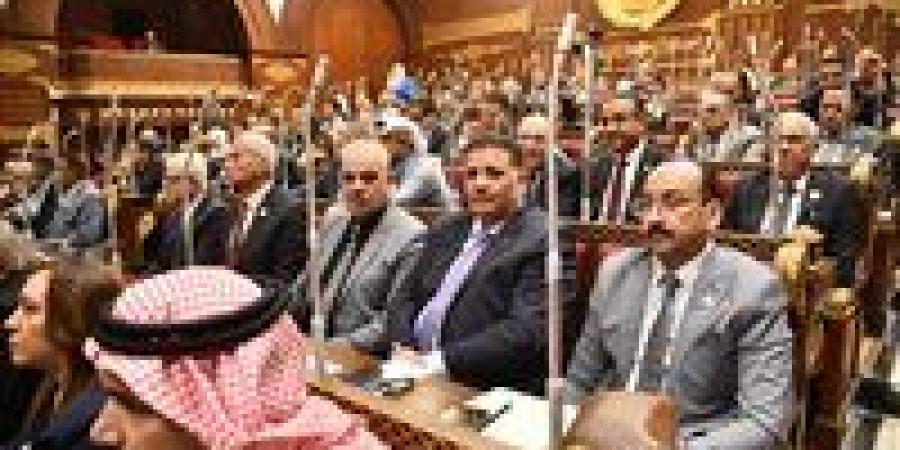 النائب
      عبد
      الفتاح
      الشحات:
      تأخر
      المشروعات
      يؤثر
      على
      الاقتصاد..
      ونطالب
      بتوفير
      فرص
      عمل
      لشباب
      الصعيد