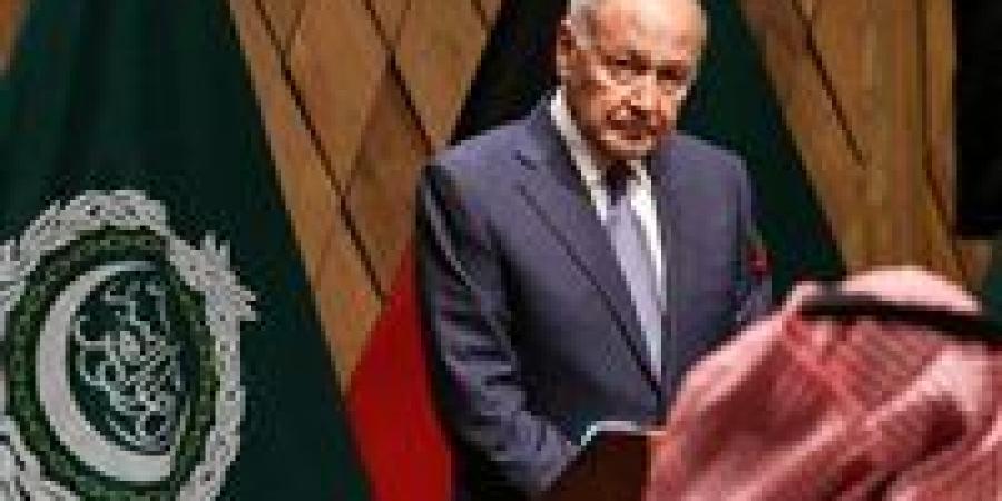 أبو
      الغيط:
      إيران
      تهدد
      الأمن
      الإقليمي
      العربي
      وتبتز
      المجتمع
      الدولي
      في
      آن
      واحد