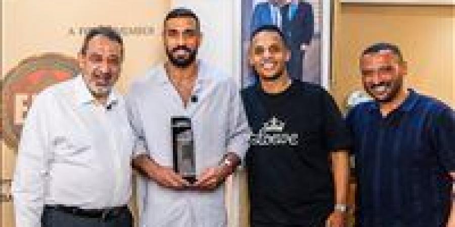 أحمد
      الشناوي
      يفوز
      بجائزة
      أفضل
      حارس
      مرمي
      في
      موسم
      2025-2026