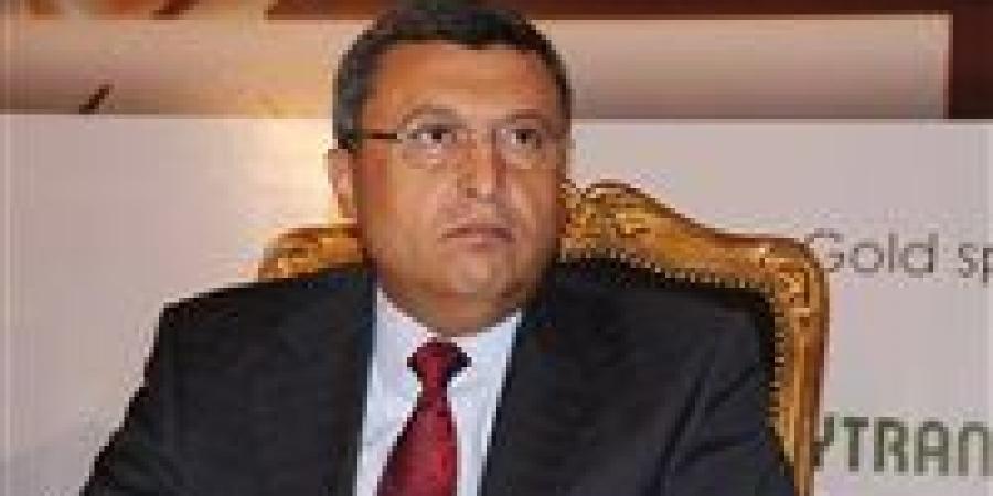 وزير
      البترول
      الأسبق:
      الدولة
      وفرت
      مخزونًا
      استراتيجيًا
      من
      الوقود
      لمواجهة
      ضغوط
      الصيف