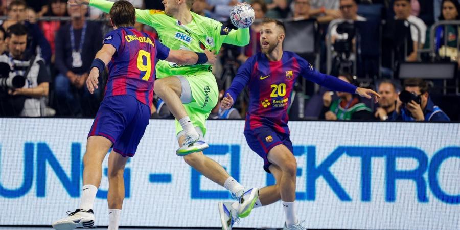 برشلونة
      يتوج
      بلقب
      دوري
      أبطال
      أوروبا
      لكرة
      اليد
      وسيف
      الدرع
      يكتب
      التاريخ