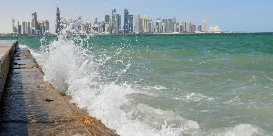 الأرصاد تحذر من رياح قوية وأمواج مرتفعة في عرض البحر خلال الليل
