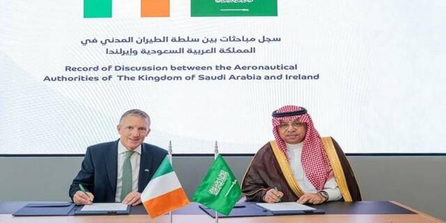 المملكة
      و"إيرلندا"
      توقعان
      سجل
      مباحثات
      لتعزيز
      التعاون
      في
      مجال
      النقل
      الجوي