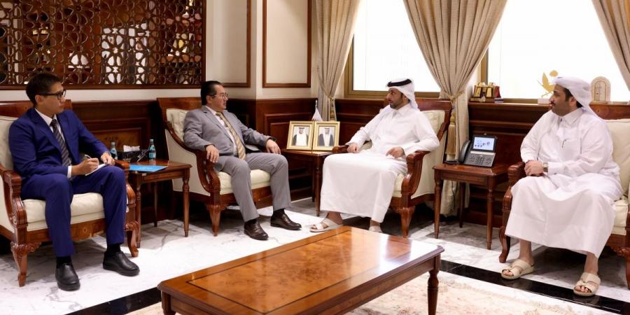 وزير البلدية يلتقي سفير جمهورية كازاخستان